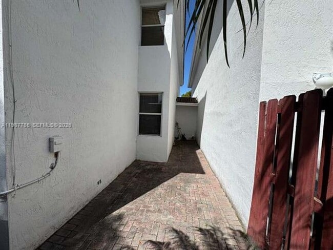Foto del edificio - 7131 NW 114th Ct