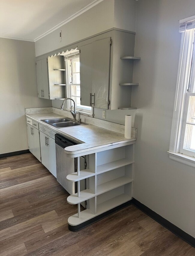 Building Photo - JP409-411 E. Bismark