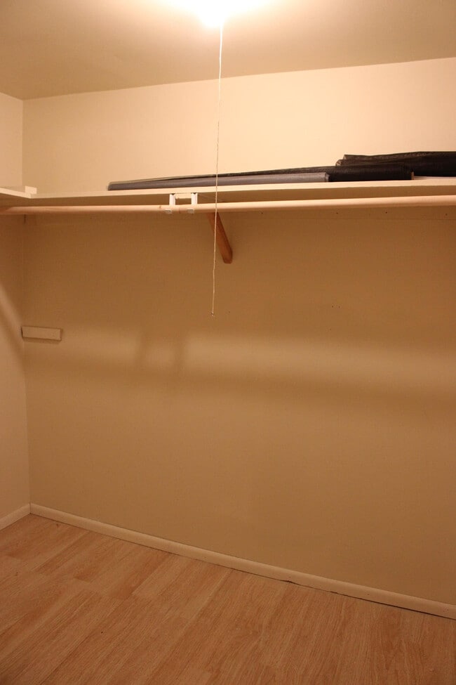Closet - 324 9th St
