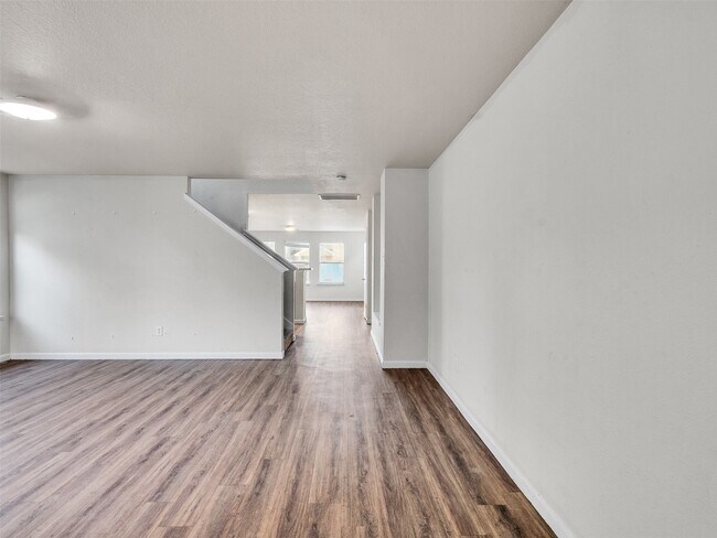 Building Photo - 8131 Chancewood Ln