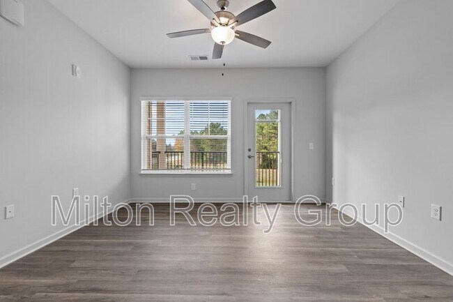Building Photo - 250 Grove Cir