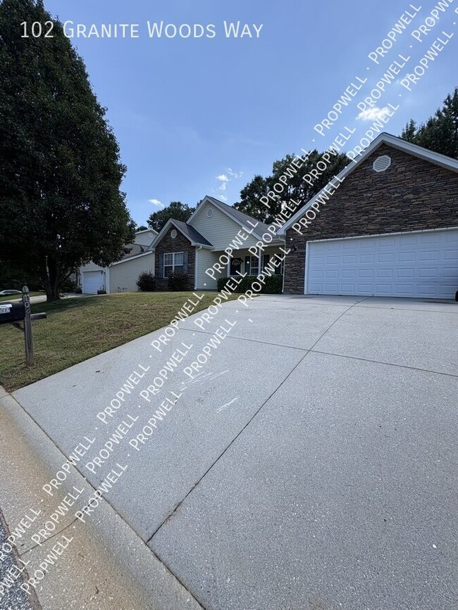 Building Photo - 102 Granite Woods Way