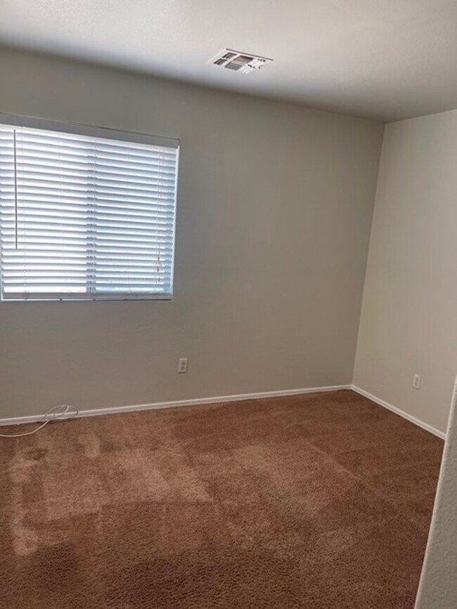 Foto del edificio - 3 bedroom 2 bedroom home in Garden Park.