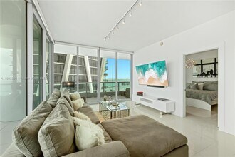 Building Photo - 900 Biscayne Blvd
