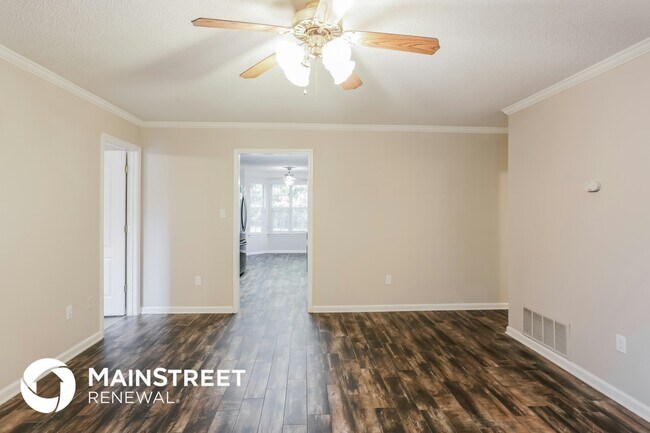 Building Photo - 7644 Woodshire Dr