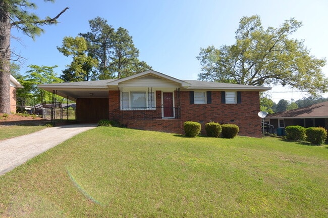 Building Photo - Three Bedroom Home in North Augusta
