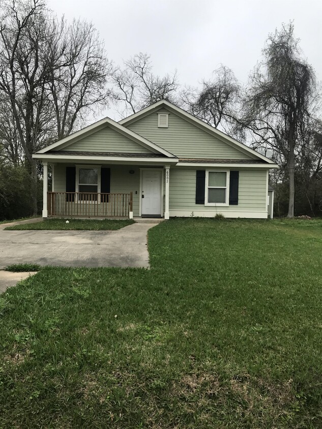 Primary Photo - 6002 Anderson St