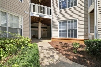 Building Photo - 270 Riverbend Dr
