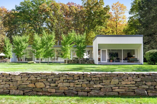 Foto del edificio - 431 Valley Rd