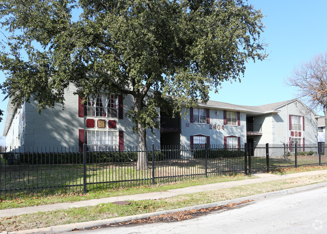 Building Photo - Oak Park