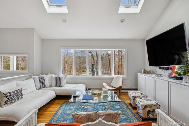 Foto del edificio - 30 Squires Blvd