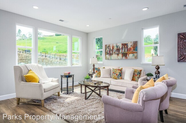 Foto del edificio - 4 br, 3.5 bath House - 705 Tierney Place