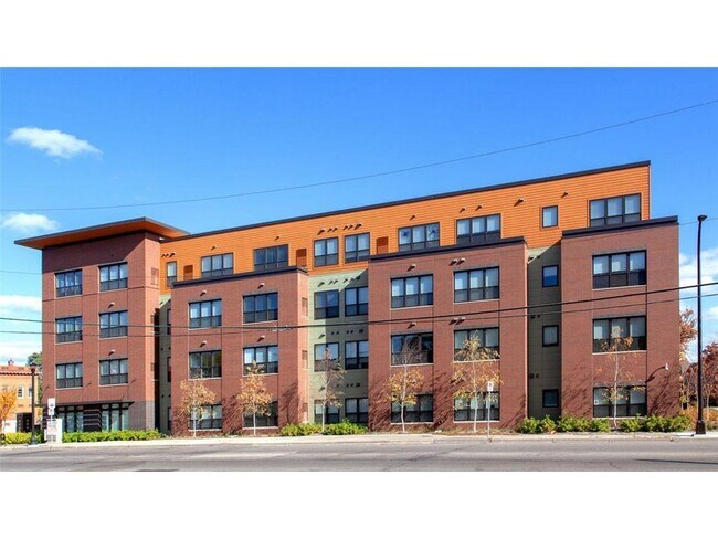 Foto del edificio - 618 Lowry Ave N
