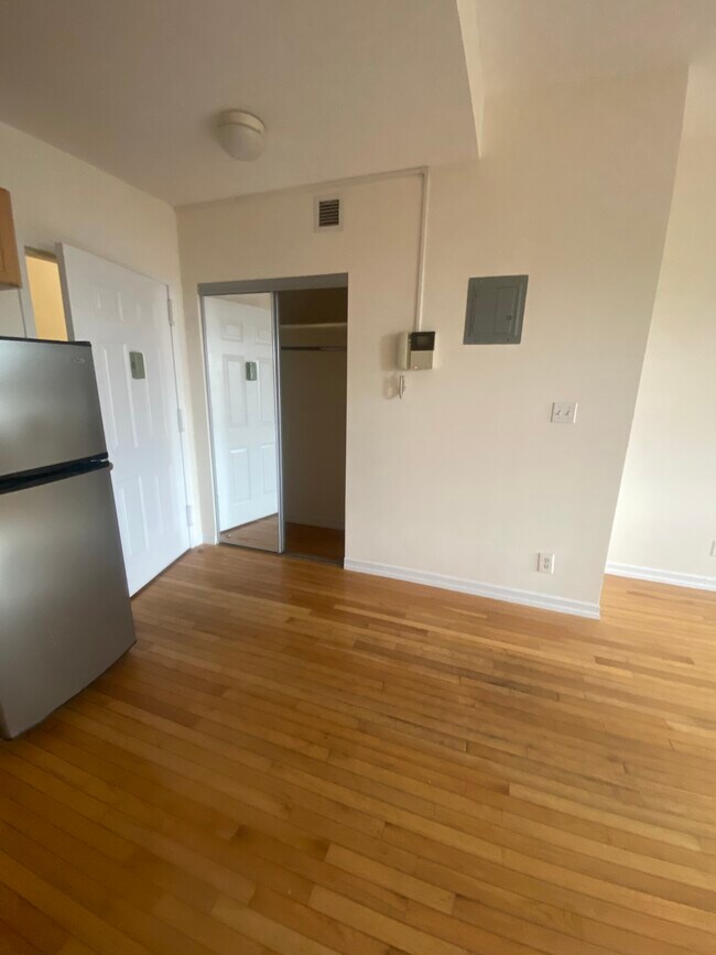 890 W Beech St Unit 1G, Long Beach, NY 11561 Apartments 890 W Beech