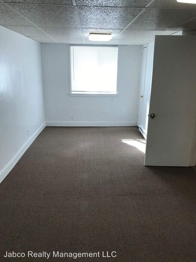 Foto del edificio - 409 E Howard St
