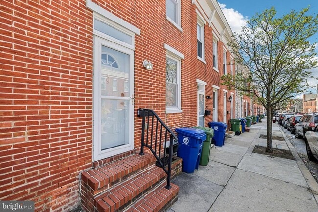 Building Photo - 49 E Heath St