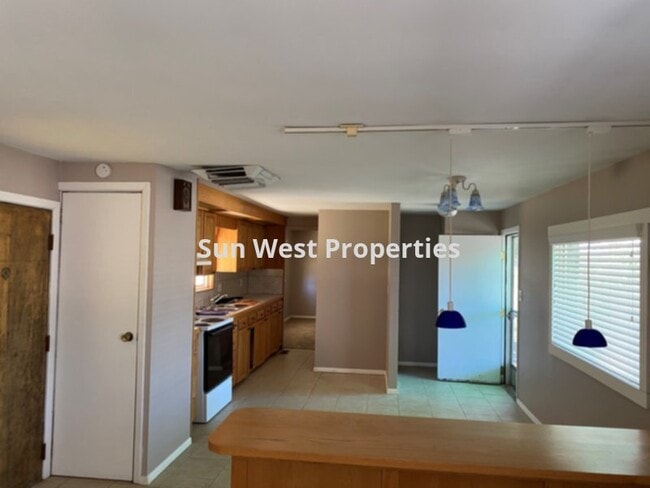 Building Photo - Small Storage Included!