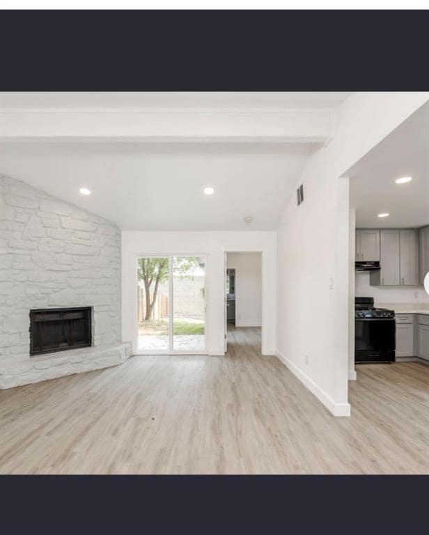 Foto del edificio - 3410 Lynridge Dr