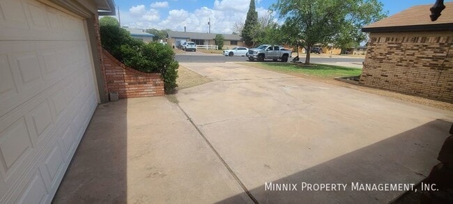 Building Photo - 4509 Parkdale Dr