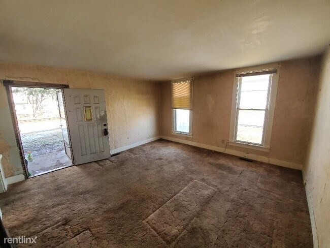 Building Photo - 2 br, 1 bath House - 1102 Broadway St A Un...
