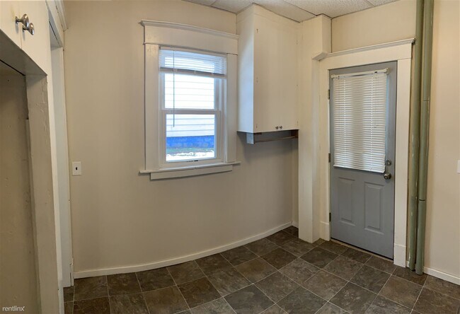 Building Photo - 3 br, 1.5 bath House - 338 Brown St SW