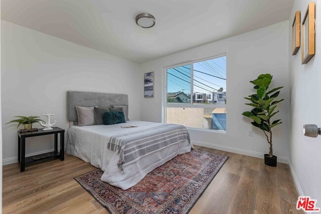 Foto del edificio - 815 N Kingsley Dr