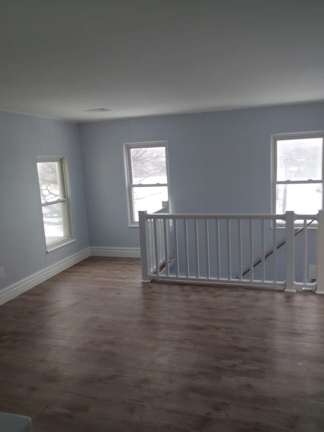Building Photo - 214.5 1st St