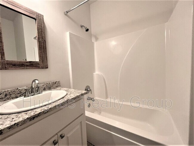 Foto del edificio - 7677 River Ridge Dr