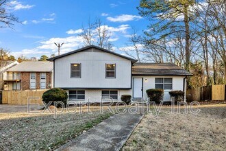 Building Photo - 624 Cresap Cir NE