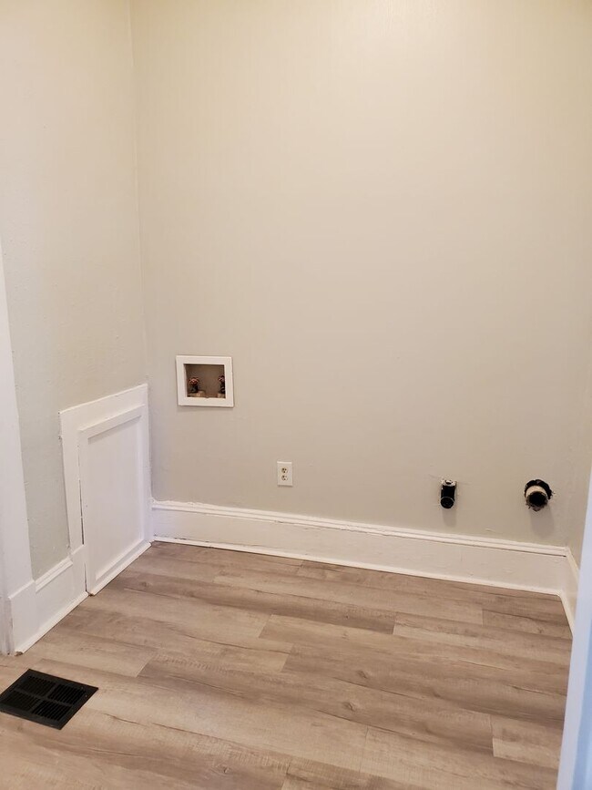 Building Photo - 523 WICHITA ST- HISTORICAL HIGHLAND APARTM...