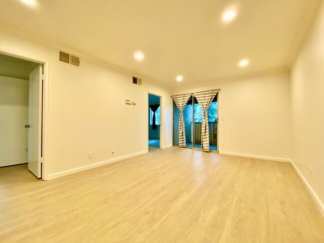 Foto del edificio - 259 N Capitol Ave