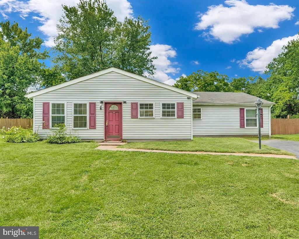 Foto principal - 201 E Lynn Ct