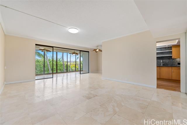 Building Photo - 4999 Kahala Ave