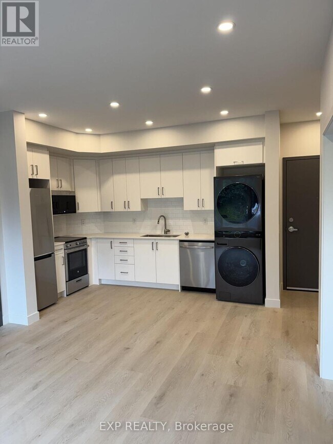 Building Photo - 1301 Dorchester Ave