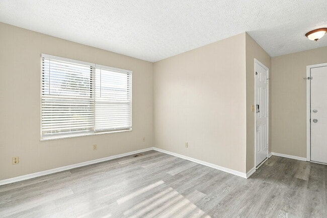 Building Photo - 2719 Raphael Dr