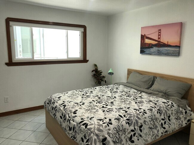 Foto del edificio - 208 Marine Ave