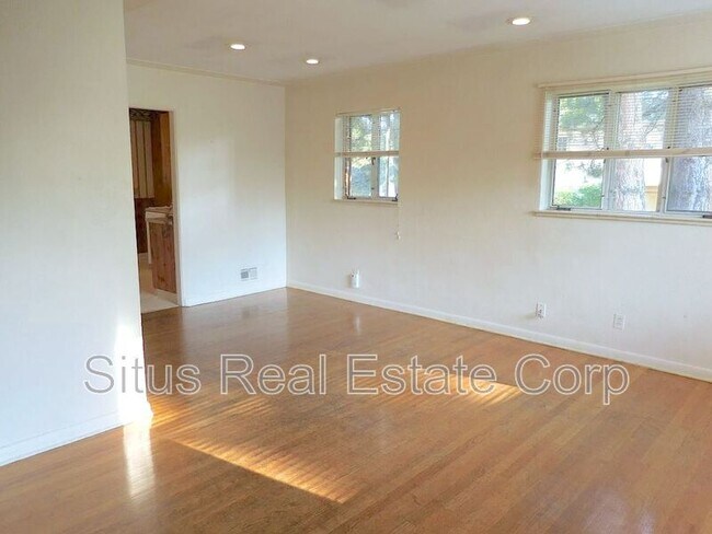 Photo - 1875 S Clayton St House