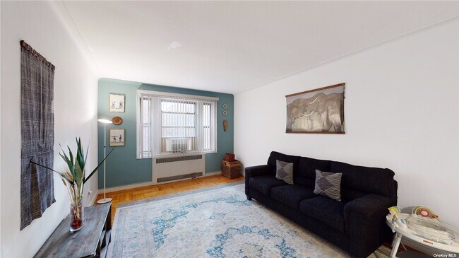 Foto del edificio - 110-31 73rd Rd