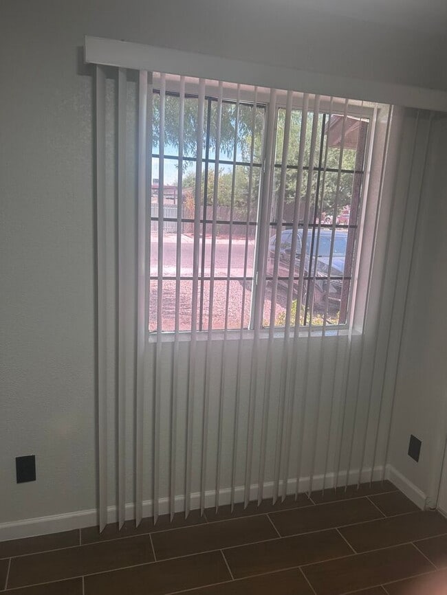 Building Photo - COMPLETELY REMODELED HOME INSIDE AND OUT, ...