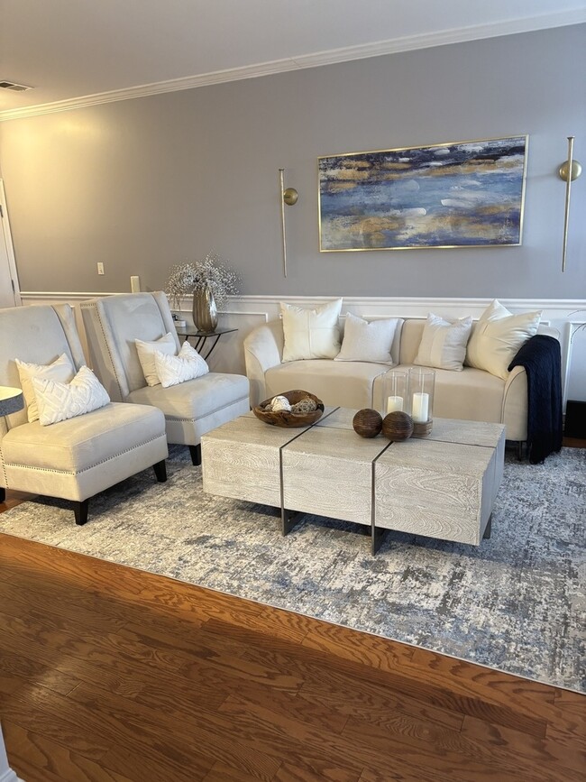 Building Photo - 549 Springbrook Trail N