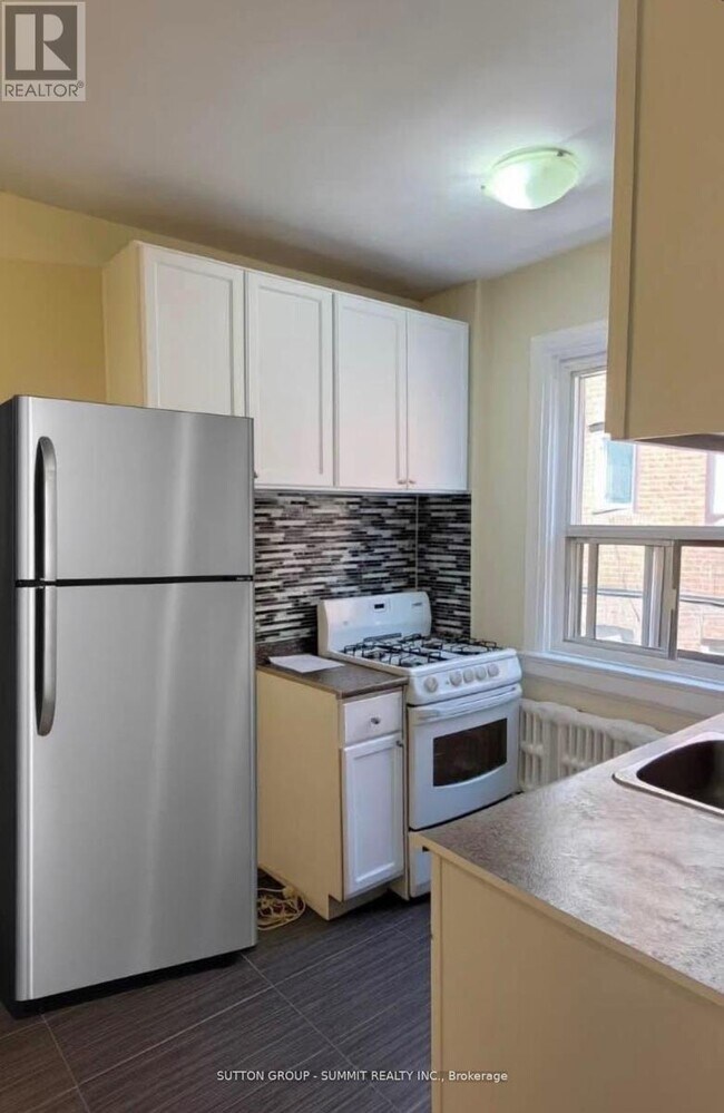 Photo du bâtiment - 98 Vaughan Rd