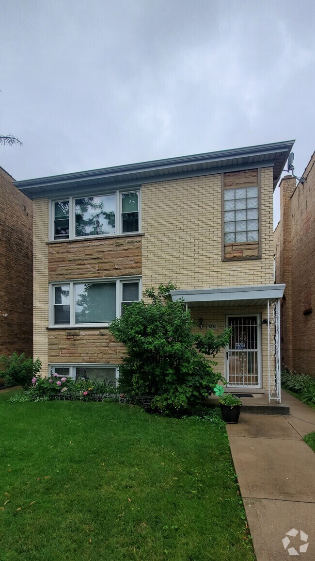 Norwood Park East Apartments for Rent with Gym/Fitness Center Chicago