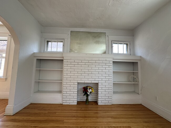 Building Photo - 394 Taunton Pl