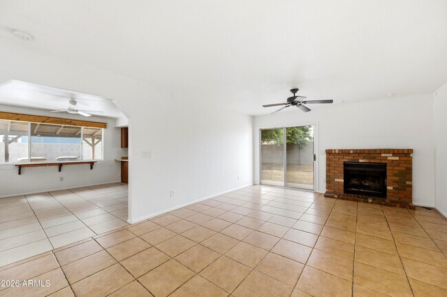 Foto del edificio - 8520 W Alice Ave