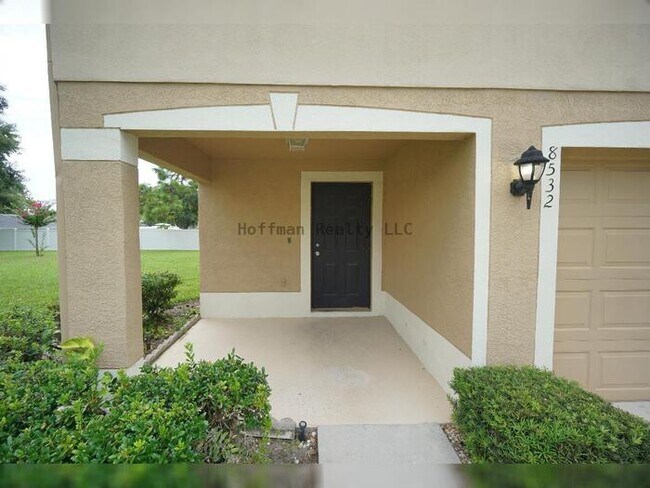 Foto del edificio - Spacious 3-Bedroom Townhome in Tampa