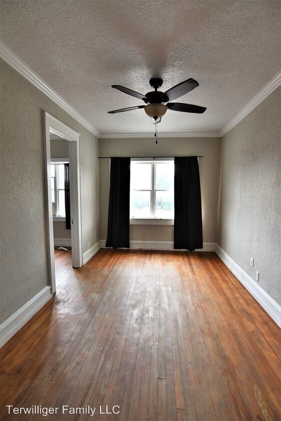 Building Photo - 1 br, 1 bath Apartment - 132 S Main