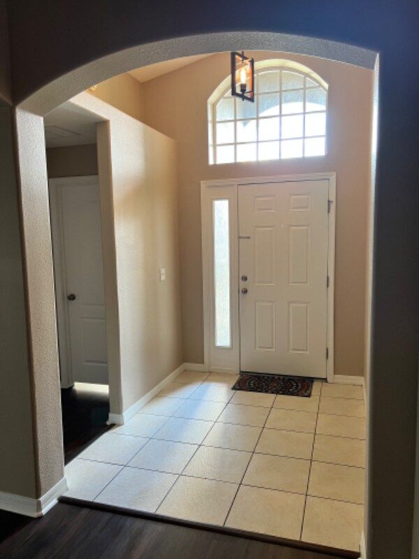 Building Photo - 3821 Covington Ln
