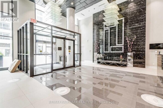 Building Photo - 9201 Yonge St