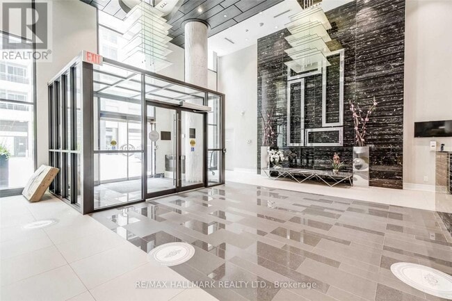 Photo du bâtiment - 9201 Yonge St