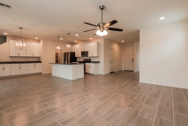 Foto del edificio - 10775 W Embrey Dr